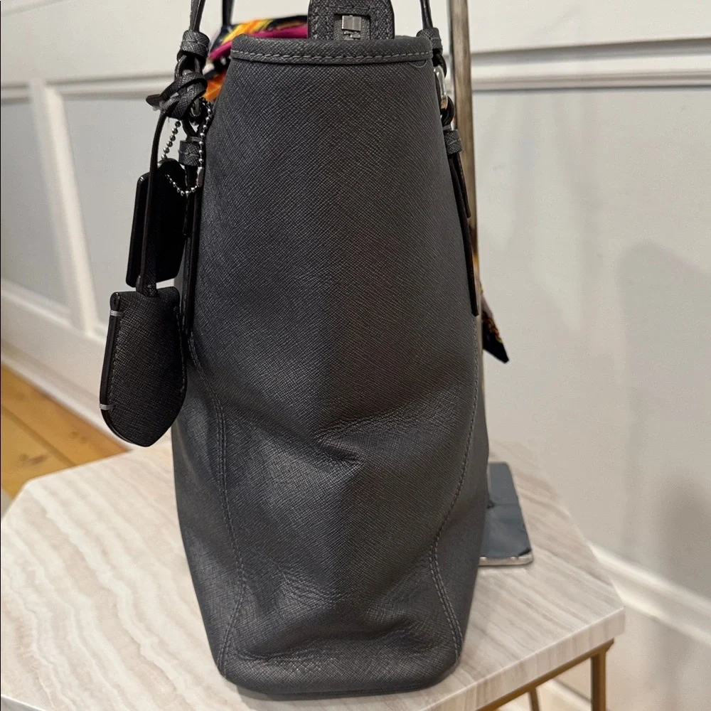Coach Bag Peyton Zip Top Tote Charcoal Gray Saffiano Leather Tote Bag - Picture 7 of 17